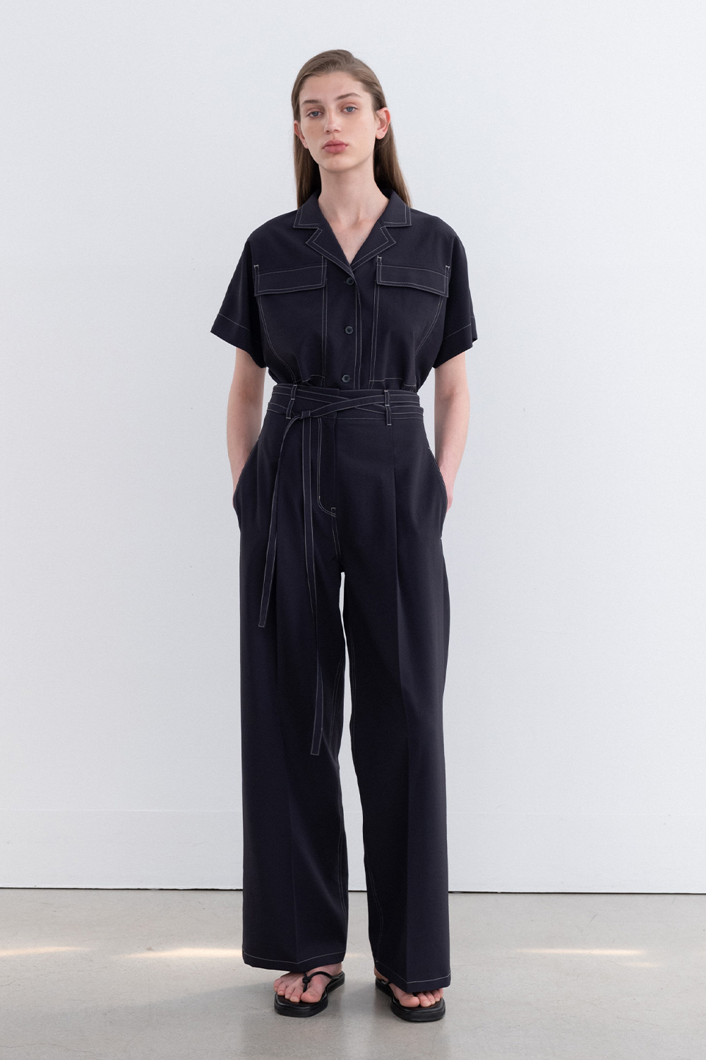Belted Stitch-line Pants_Charcoal